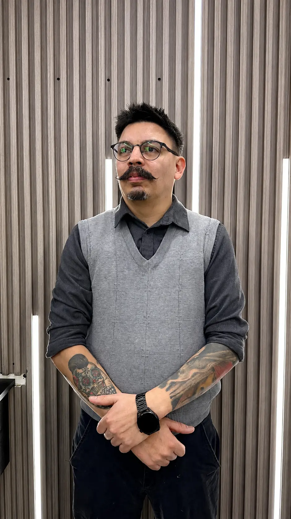 Dario trabajando en GOAT Barbería