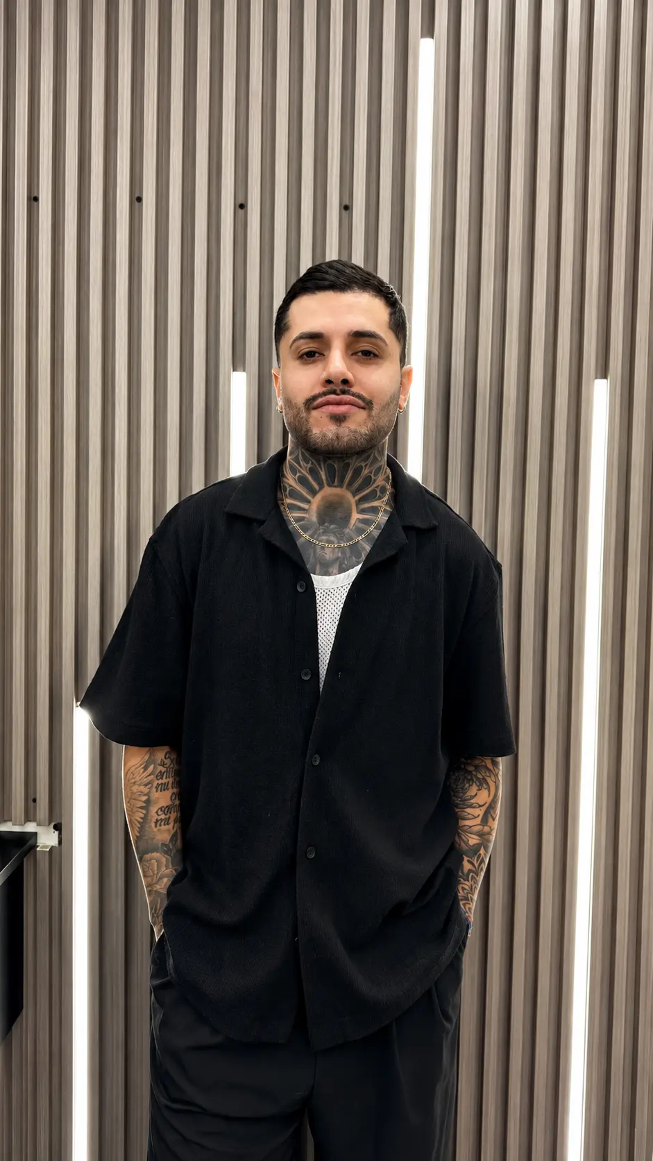 Nicolás trabajando en GOAT Barbería
